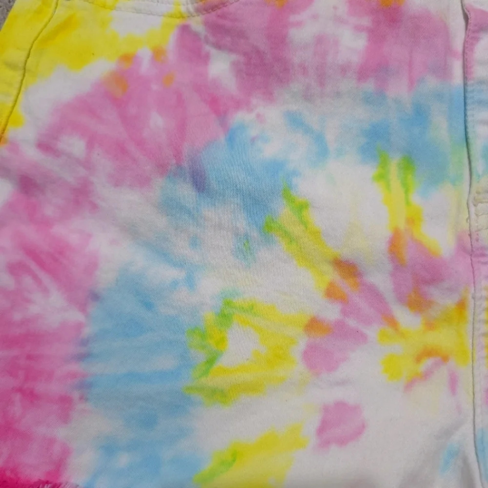 JUDY BLUE Nwot Swirl Multi Color Tie Dye Shorts, White, Frayed Hem, Stretch, XL - Picture 15 of 16